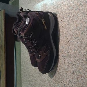 Brand NEW Merrell West RIM MID boots